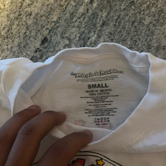 Vintage magic school bus shirt - Picture 2 of 3